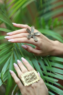 Flower ring